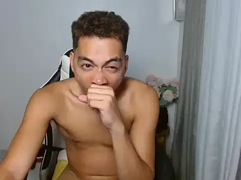 curlyasian_njxx webcam