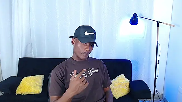 alexaandro18 webcam