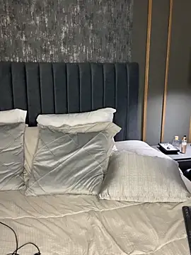 Alisha-Bond webcam
