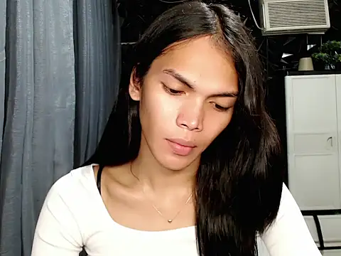 GORGEOUS_CARMEE live cam on StripChat
