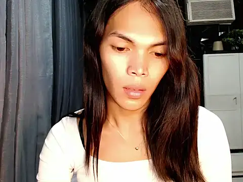 GORGEOUS_CARMEE webcam