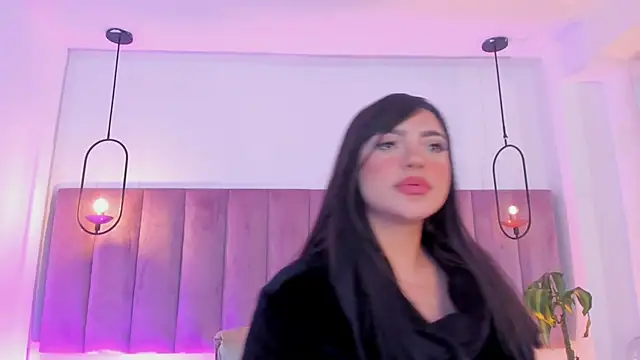 Emmiily Z live cam