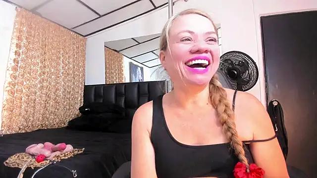 alicee__mature live cam on StripChat
