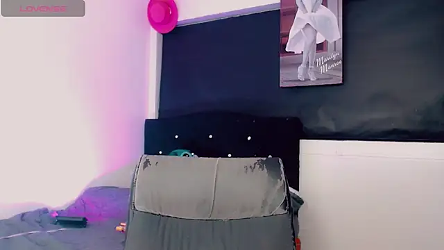 Kendall_hornyy webcam
