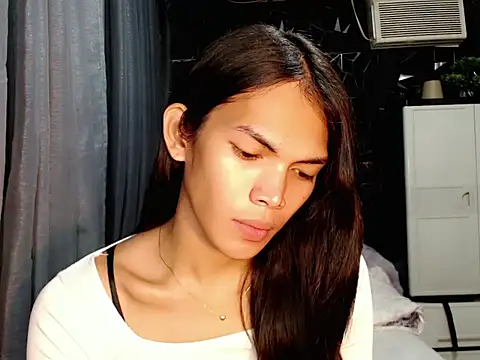 GORGEOUS_CARMEE webcam