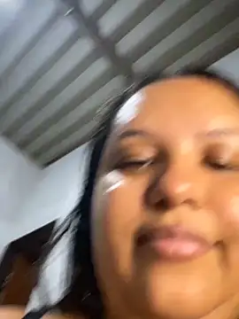 Bigostosa live cam on StripChat