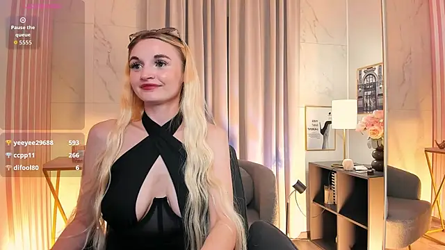 Mila__Lux webcam