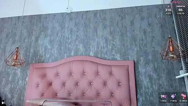 naomidibello webcam