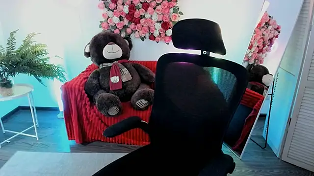VirtuallVoyant live cam on StripChat