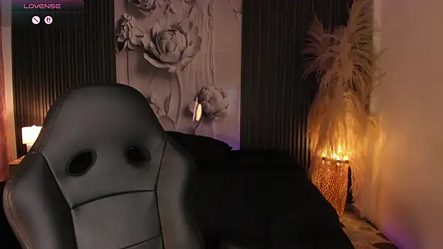 ShaniaDaniels webcam