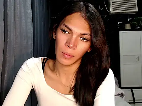 GORGEOUS_CARMEE webcam