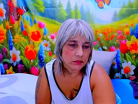 indianroxy webcam