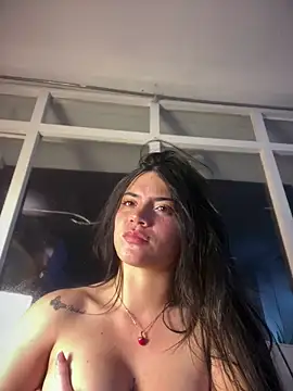 PamelaJonsom_ live cam on StripChat