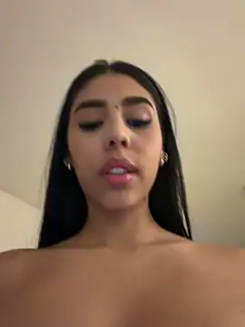 Live sex cam of Rossie_Blooms