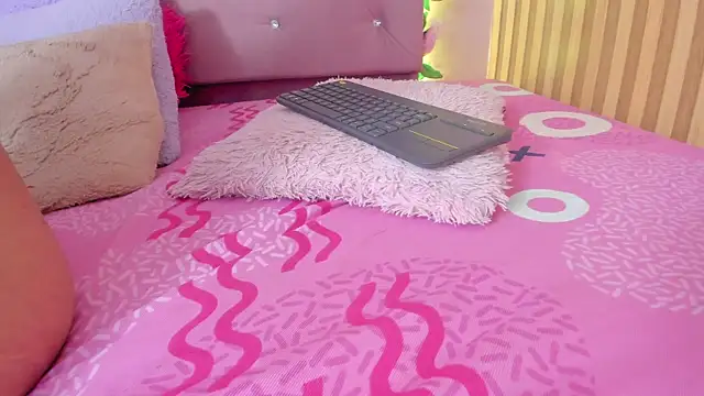 lovely__kiss__ webcam