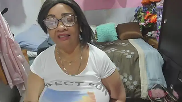 Mrs_mommy_ webcam