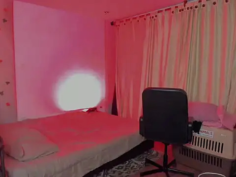 LaGoldenBitch webcam