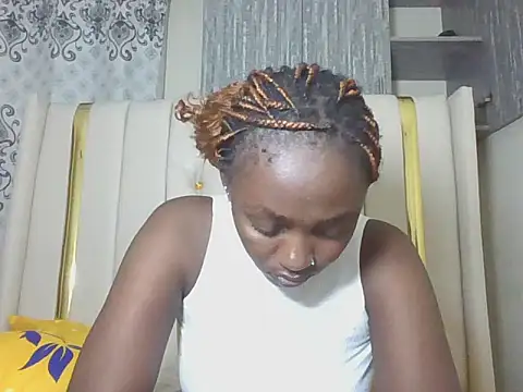 Creamysexymesy webcam