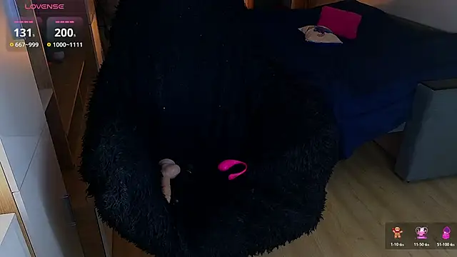 MilanaOmg webcam