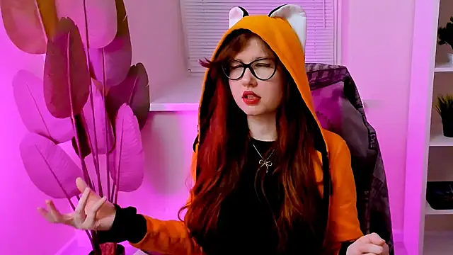 CarolGiggly webcam