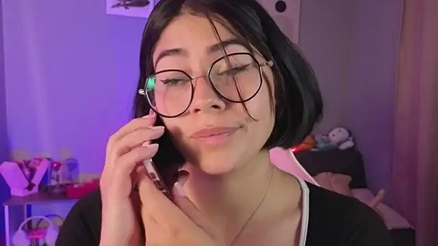 LoaLuxury webcam
