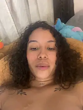 MarieLeon webcam