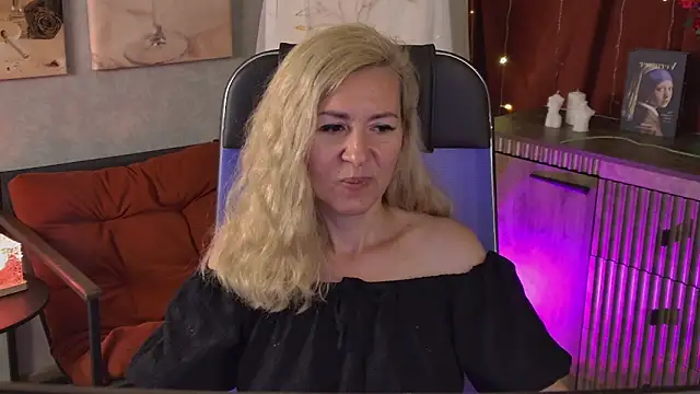 Watch DonnaSmitth live on EroticFlix - High definition streams