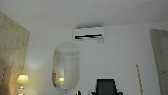 Charlotte__B webcam