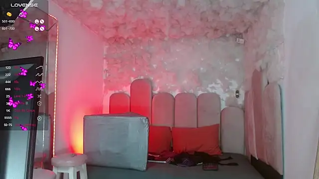 puca_ebony webcam