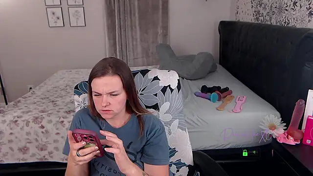 DaisieMaeXO webcam