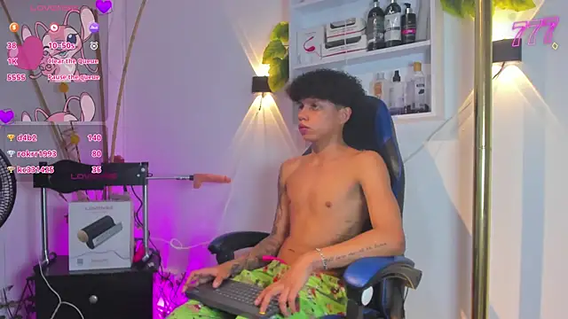 _taylor_black webcam
