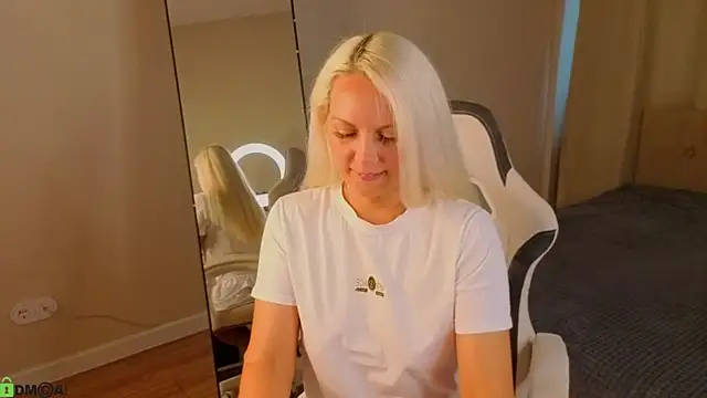April_Nelson webcam