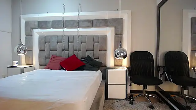 Lucie_Red webcam