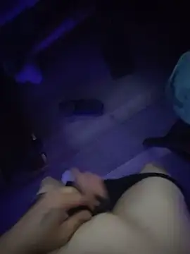 Cummaker69 live cam on StripChat
