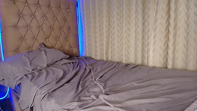 Maddyluxe webcam