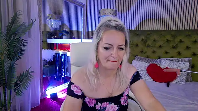 Watch LadyTouch live on EroticFlix - High definition streams