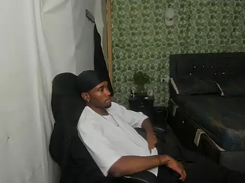 Kofi_exotic_2 webcam