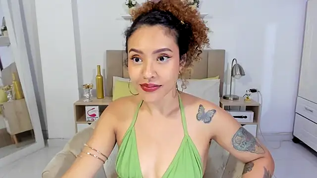 Zoe_Gruber webcam