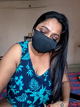 Queen_ilakiya webcam