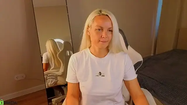 April_Nelson webcam
