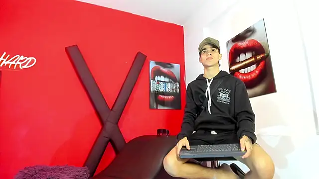 TWINKS_BOYSX webcam