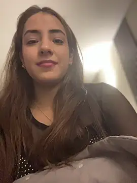 Bella-Saint webcam