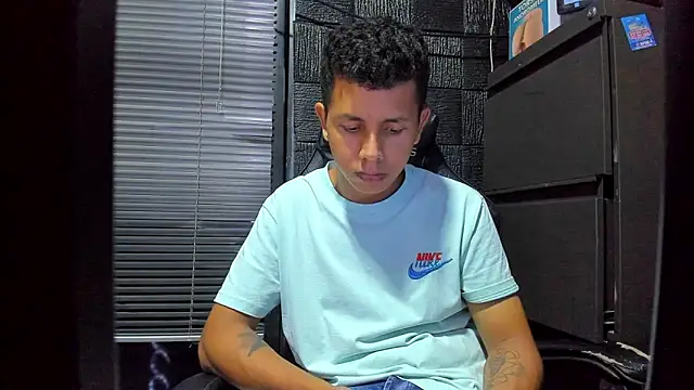 boy_bigcock24cm webcam