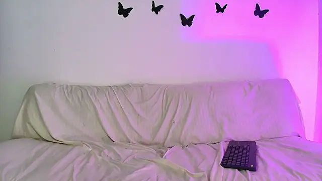 nikki__uwu - Nikki__uwu's free webcam