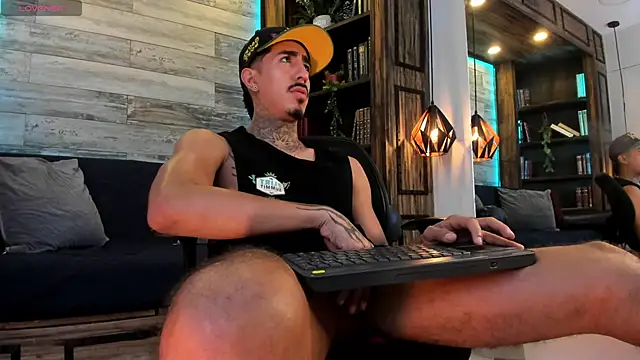 Donovan_Desmond webcam