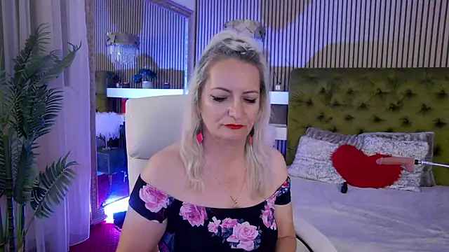 LadyTouch webcam