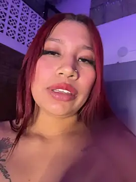 Cherry_Charlottee live cam on StripChat