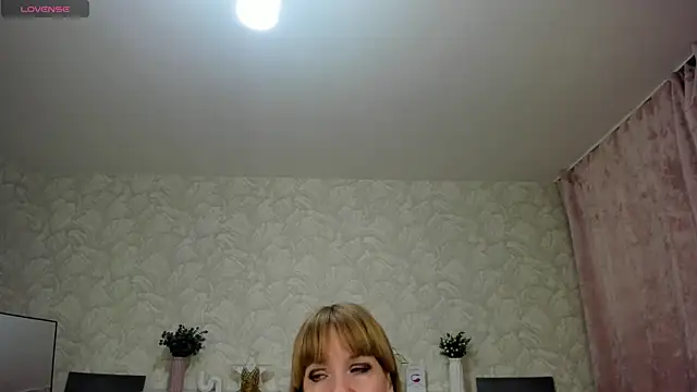 KattyPeachX webcam
