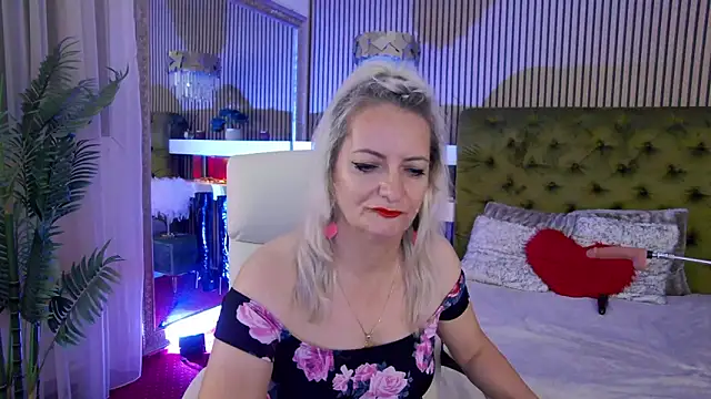LadyTouch live cam on StripChat