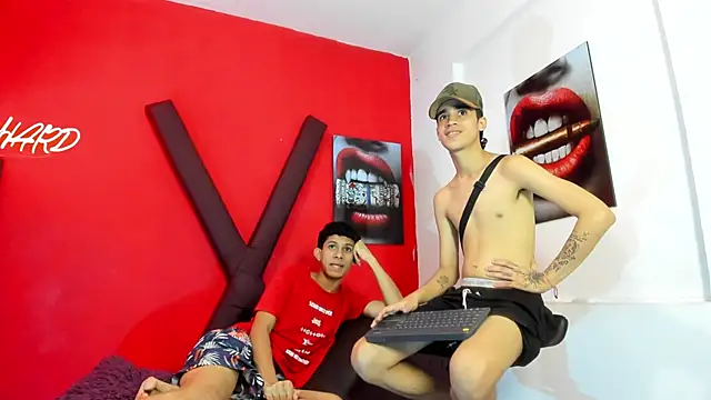 TWINKS_BOYSX webcam